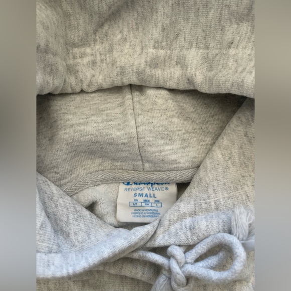 Champion Sweater - Picture 4 of 5